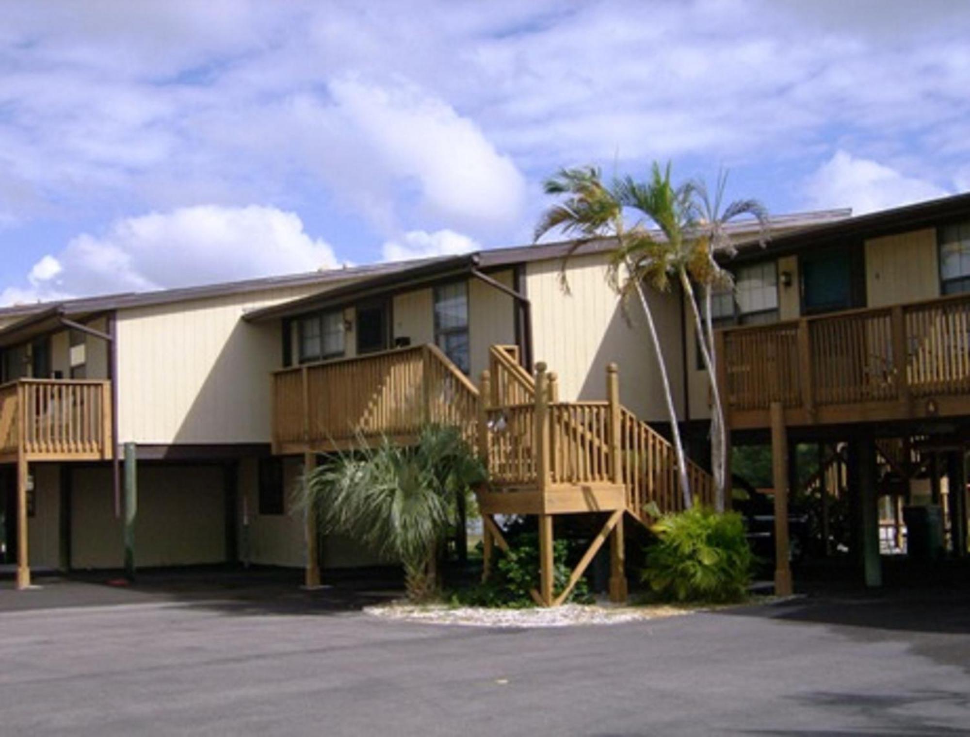 River Wilderness Waterfront Cabins إيفرغليدز سيتي المظهر الخارجي الصورة