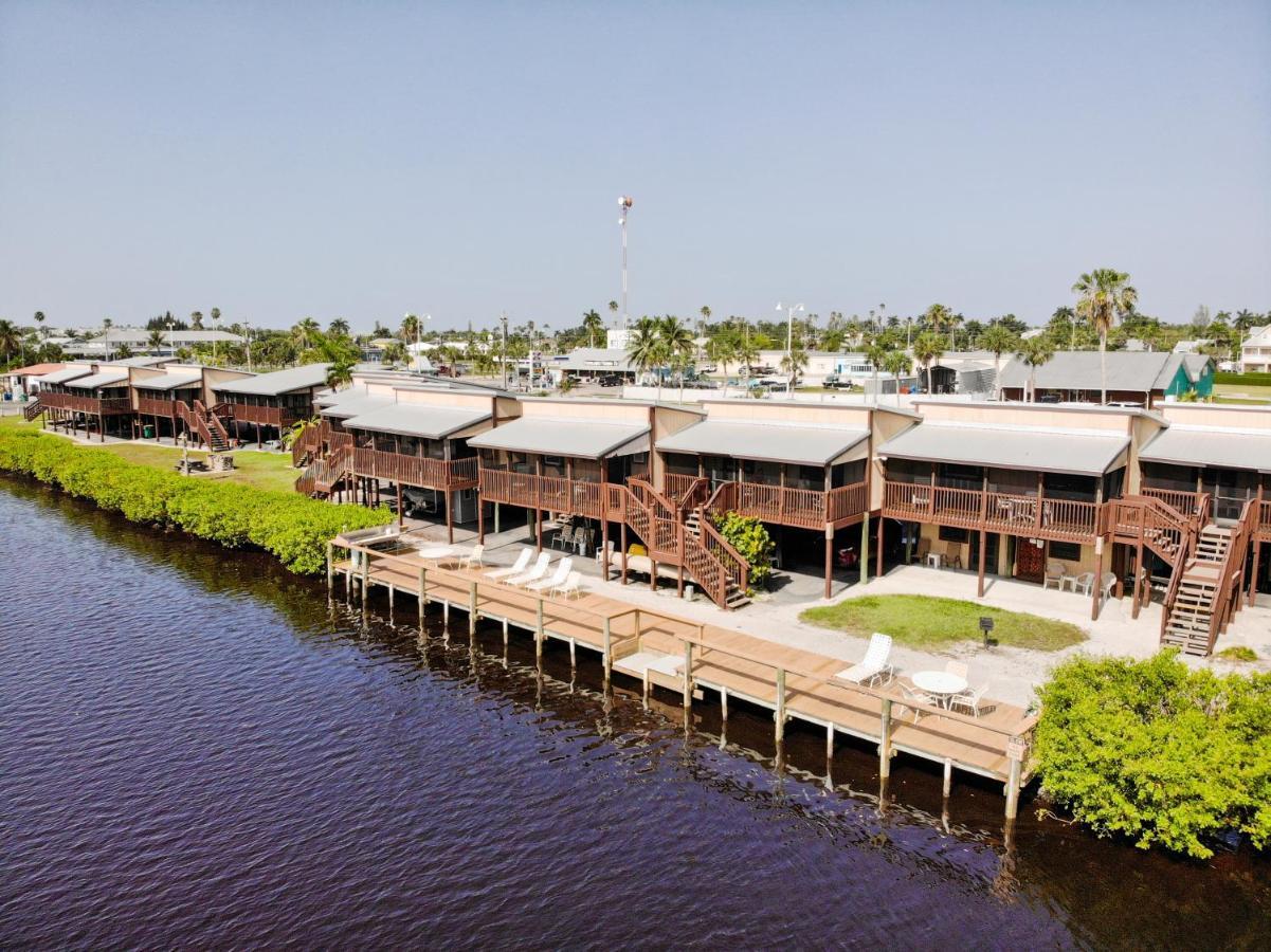 River Wilderness Waterfront Cabins إيفرغليدز سيتي المظهر الخارجي الصورة