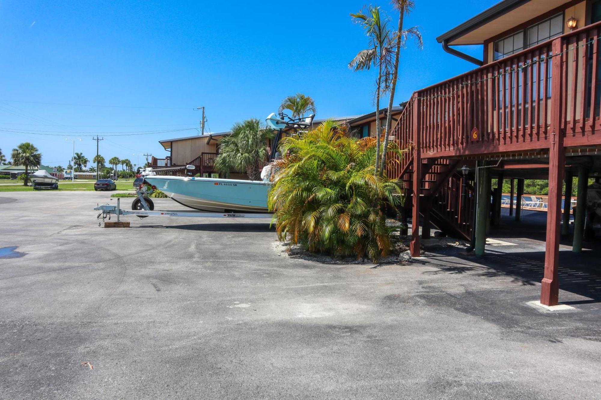 River Wilderness Waterfront Cabins إيفرغليدز سيتي المظهر الخارجي الصورة
