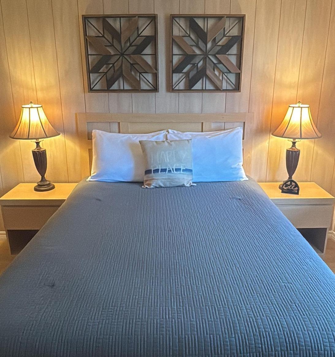 River Wilderness Waterfront Cabins إيفرغليدز سيتي المظهر الخارجي الصورة