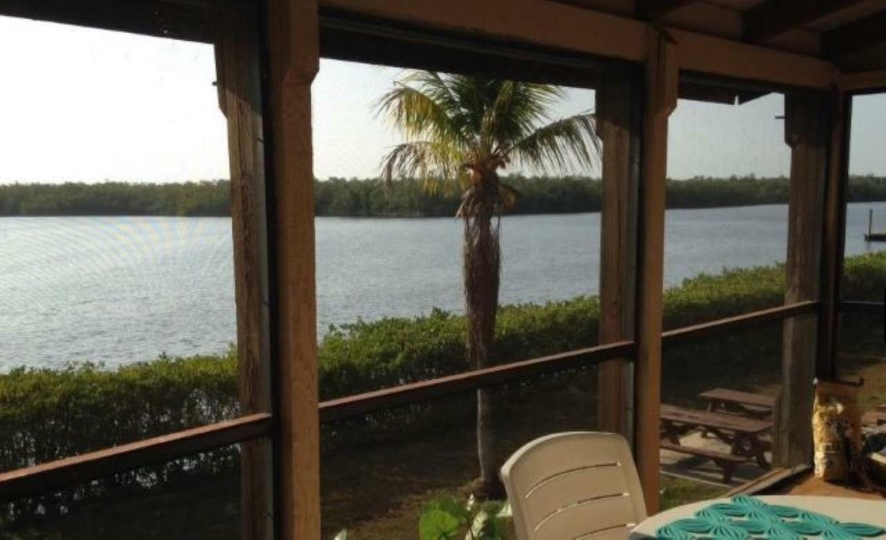 River Wilderness Waterfront Cabins إيفرغليدز سيتي المظهر الخارجي الصورة