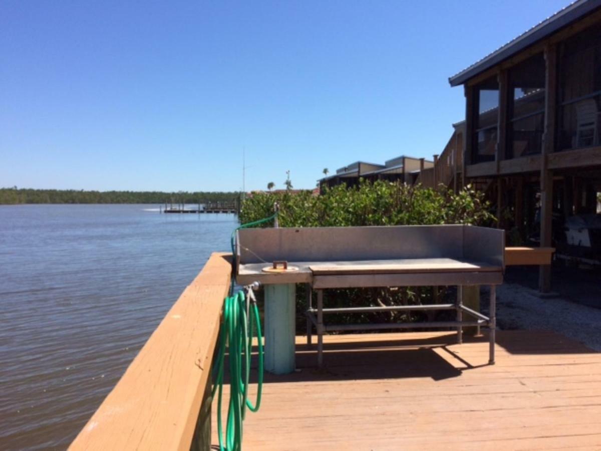 River Wilderness Waterfront Cabins إيفرغليدز سيتي المظهر الخارجي الصورة