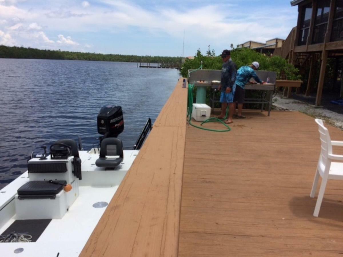 River Wilderness Waterfront Cabins إيفرغليدز سيتي المظهر الخارجي الصورة