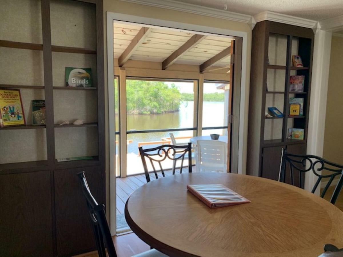 River Wilderness Waterfront Cabins إيفرغليدز سيتي المظهر الخارجي الصورة